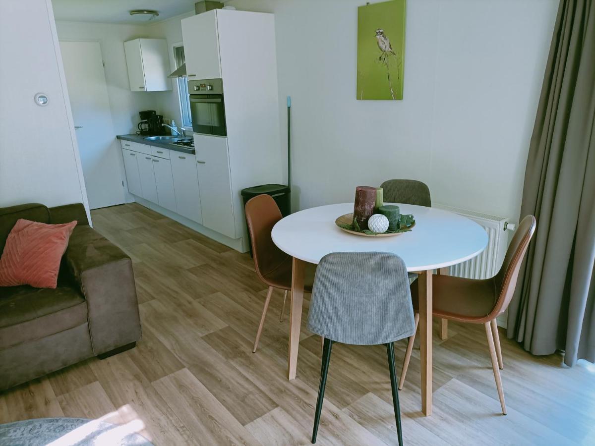 4P Chalet Tolve Met 4 Fietsen Vlakbij Natuurgebieden Drents Friese Wold, Fochteloerveen En Gevangenisdorp Veenhuizen Oosterwolde  Extérieur photo